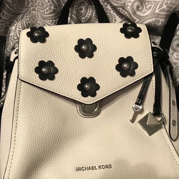 Michael Kros NWT- Bristol Sm Leather Backpack - Picture 12 of 13